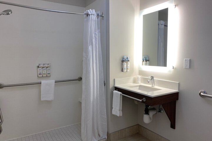 Holiday Inn Express & Suites Courtenay - Comox by IHG