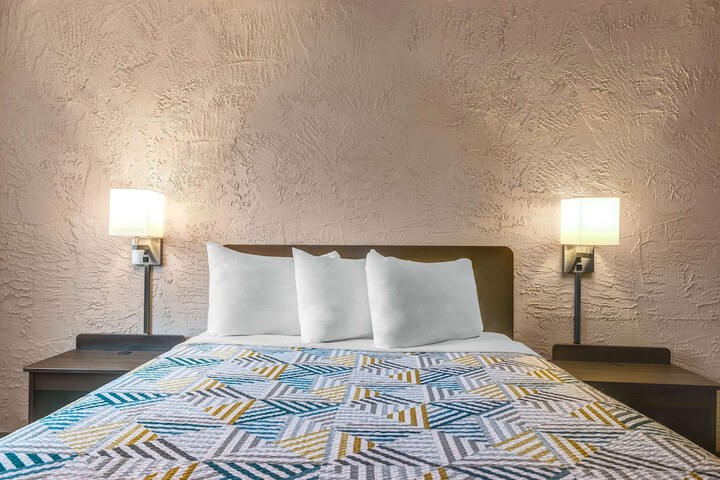 Motel 6 Elk Grove Village IL - OHare