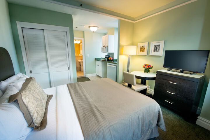 Room 37 of 60