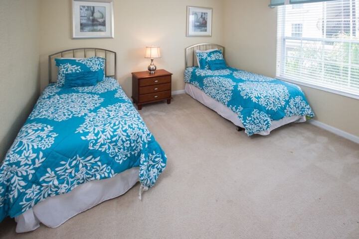 Room 9 of 15
