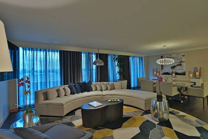 Room 33 of 105