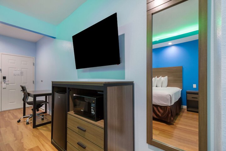Room 20 of 36