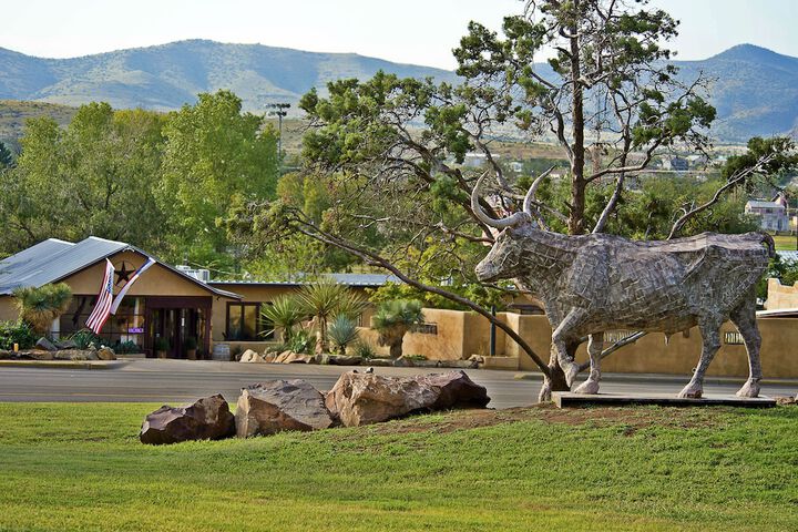 The Maverick Inn