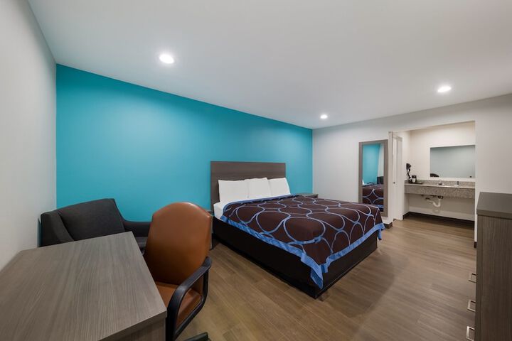 Room 13 of 29