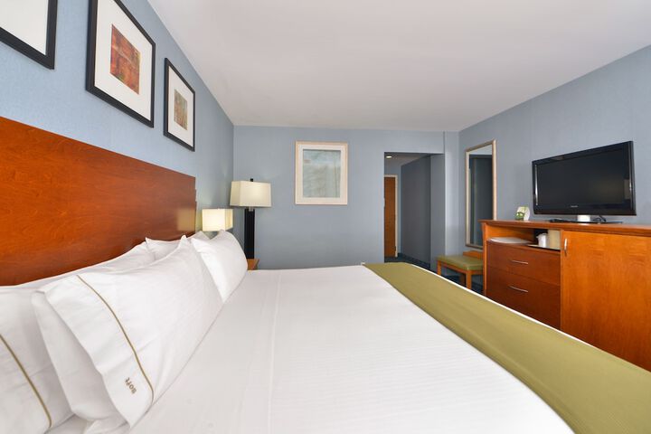 Room 18 of 36
