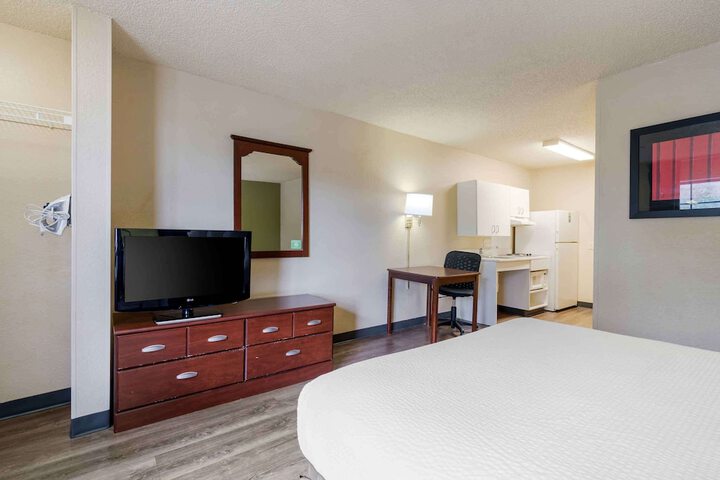 Room 15 of 28