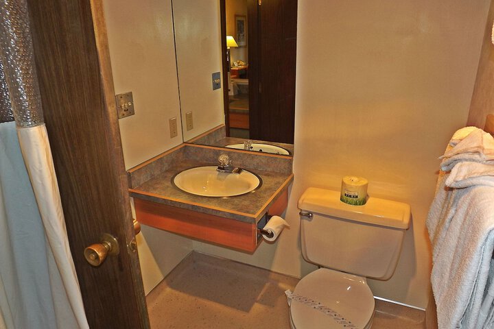 Room 21 of 32