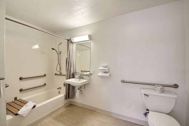 Room 16 of 29
