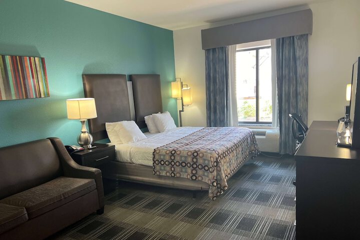 Room 11 of 30