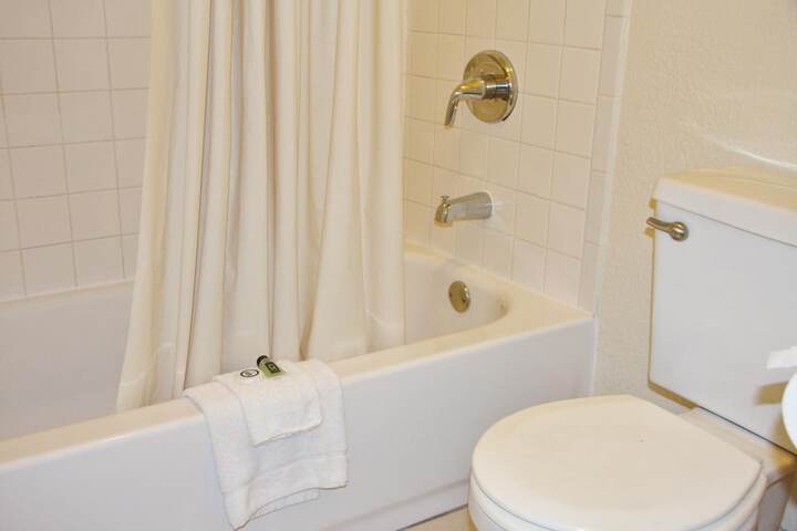 Room 32 of 52