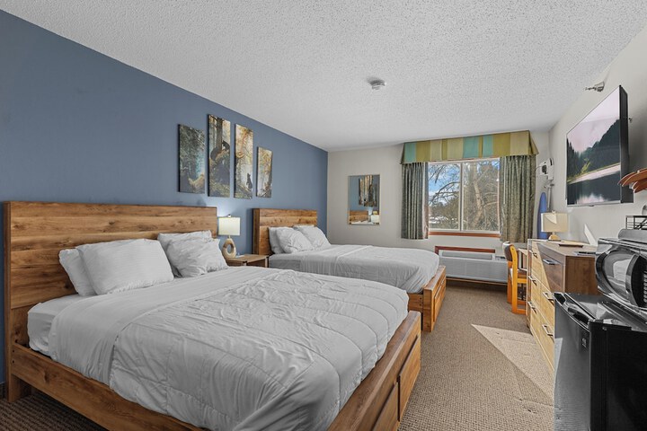 Nisswa Hotel and Suites