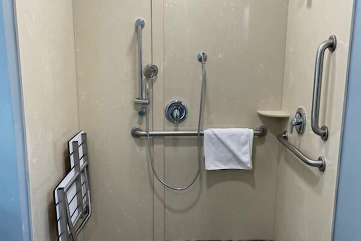 Room 17 of 35