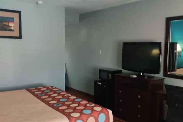 Room 15 of 34
