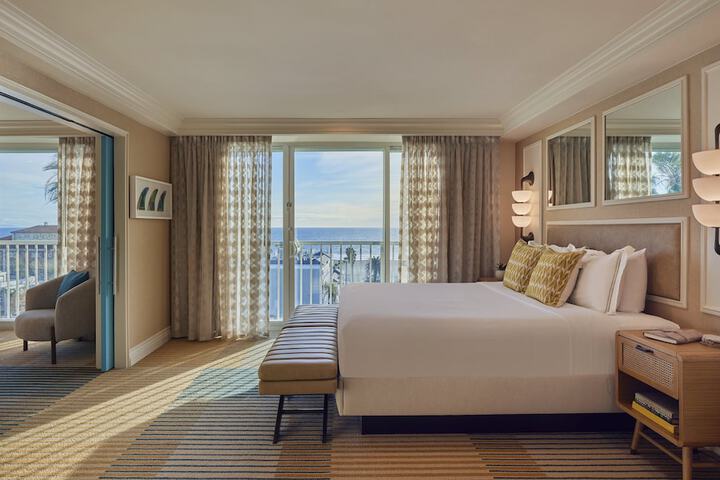 Room 51 of 128