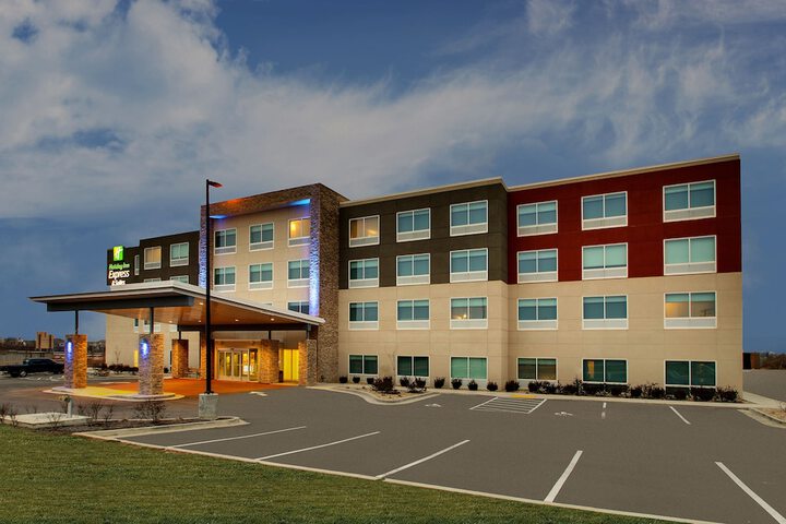 Hotel 8 of 43