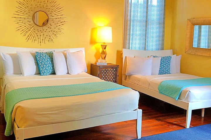 Room 42 of 100