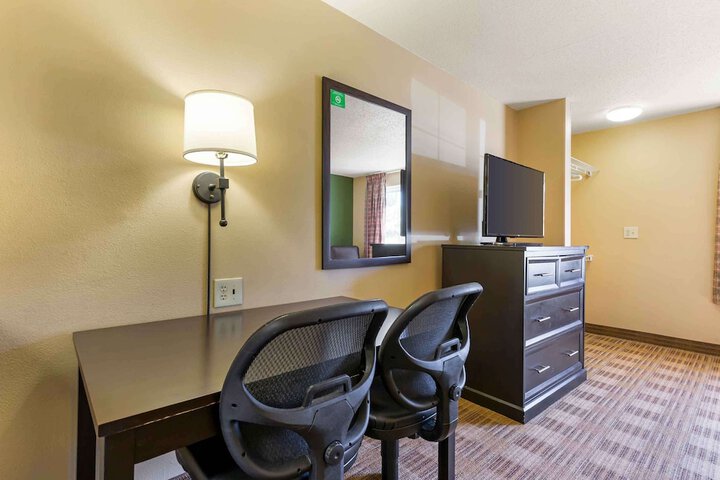 Room 21 of 33