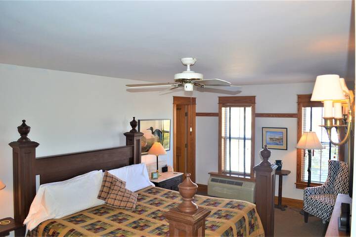 Roanoke Island Inn