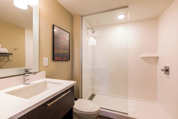 Room 15 of 28
