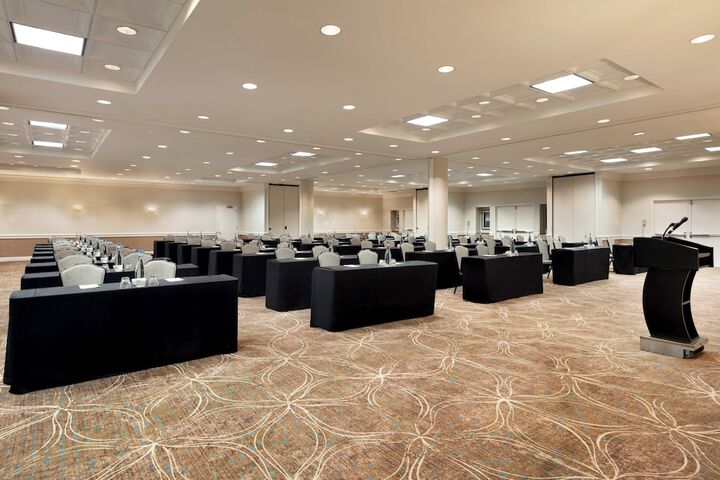 Holiday Inn Washington-Dulles International Airport by IHG