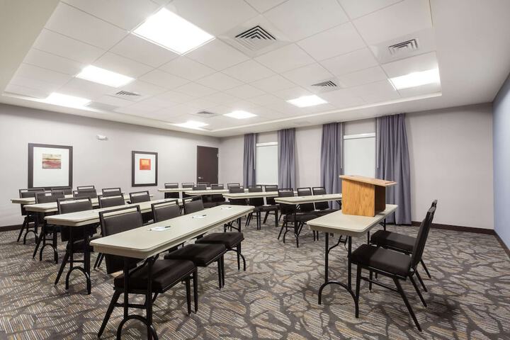 Wingate by Wyndham Altoona Downtown / Medical Center