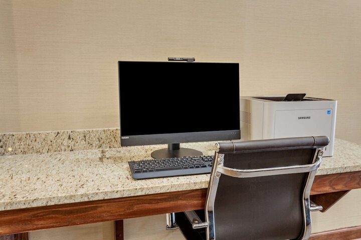 Business Center 44 of 45