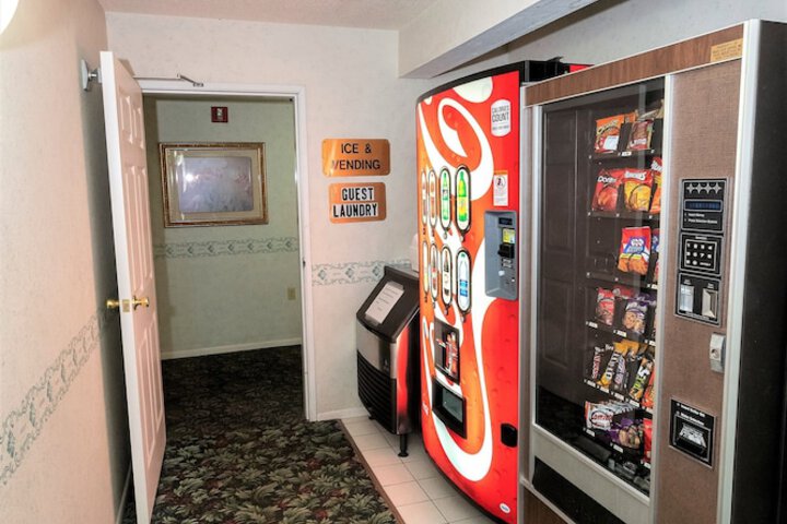 Mountain Host Motor Inn