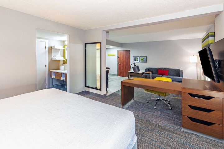 Room 9 of 36