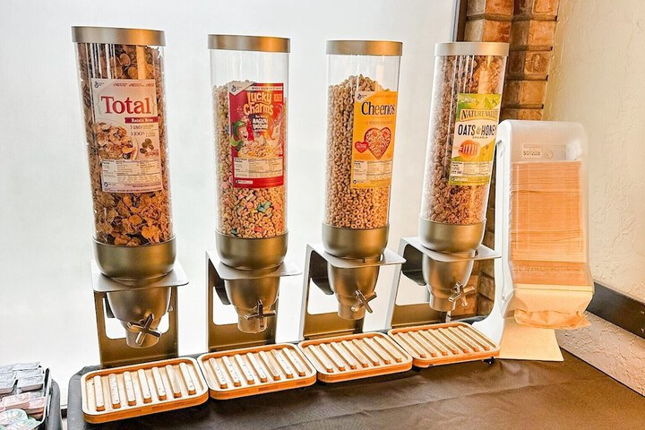 Breakfast/Coffee Service 15 of 16