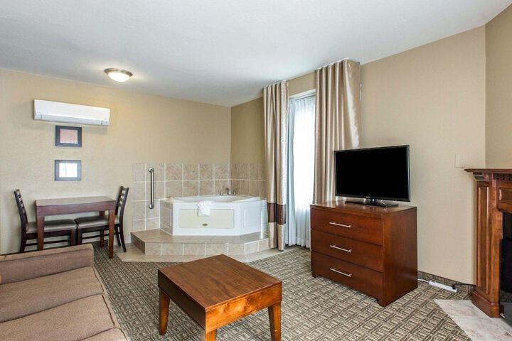 Room 32 of 57