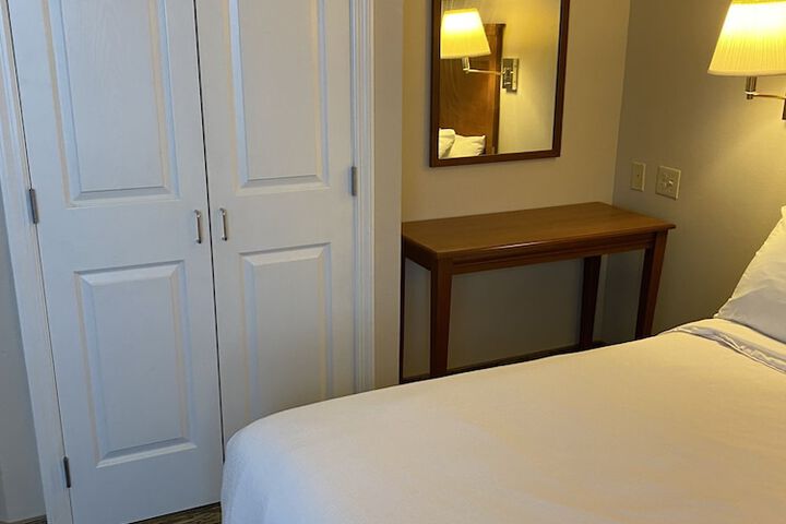 Room 30 of 61