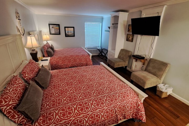 Saint Simons Inn by the Lighthouse