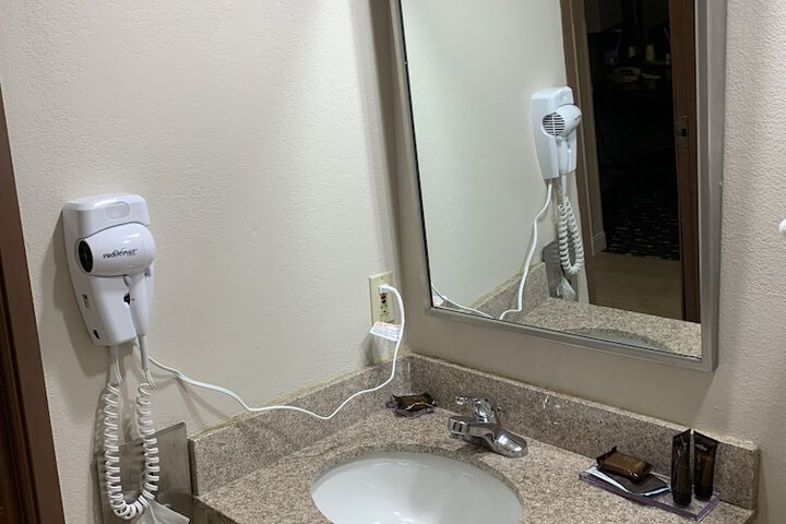Room 21 of 38
