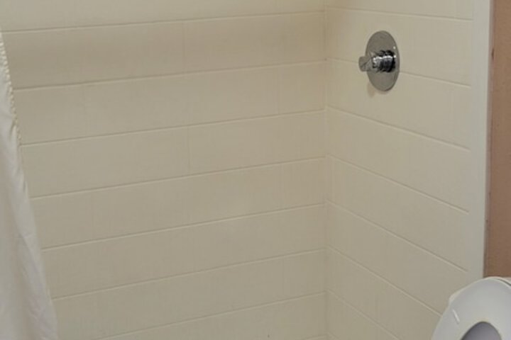 Room 14 of 32