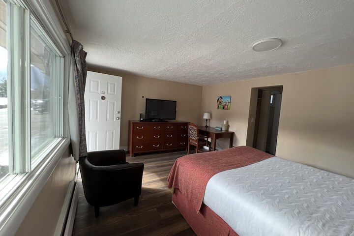 Room 140 of 153