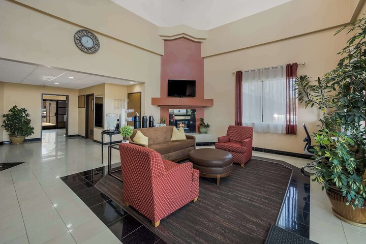Hotel Interior 7 of 25