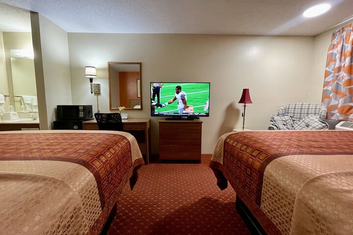 Room 8 of 19