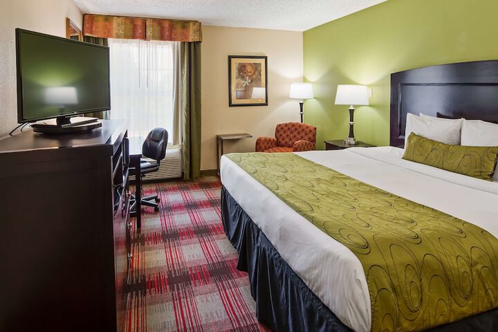Room 12 of 25