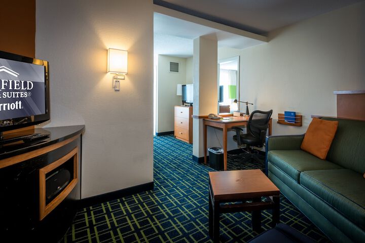 Room 27 of 39