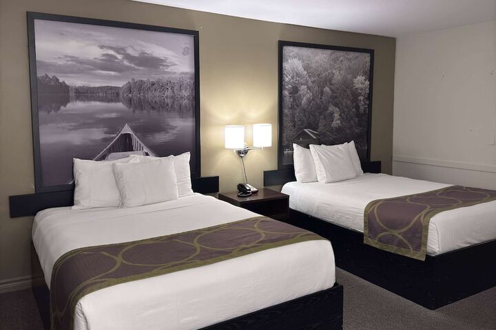 Room 9 of 37