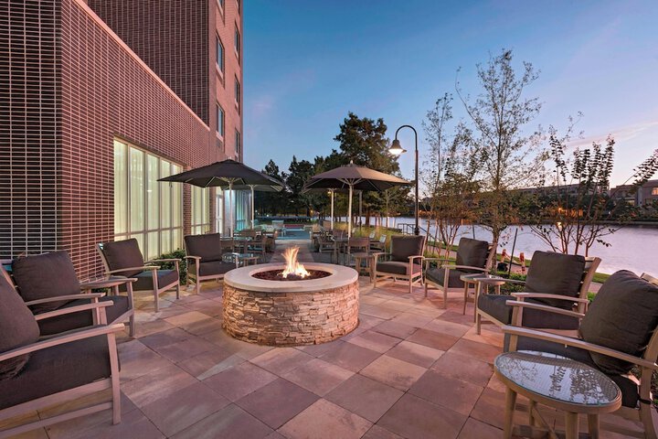 Courtyard by Marriott Houston Sugar Land / Lake Pointe