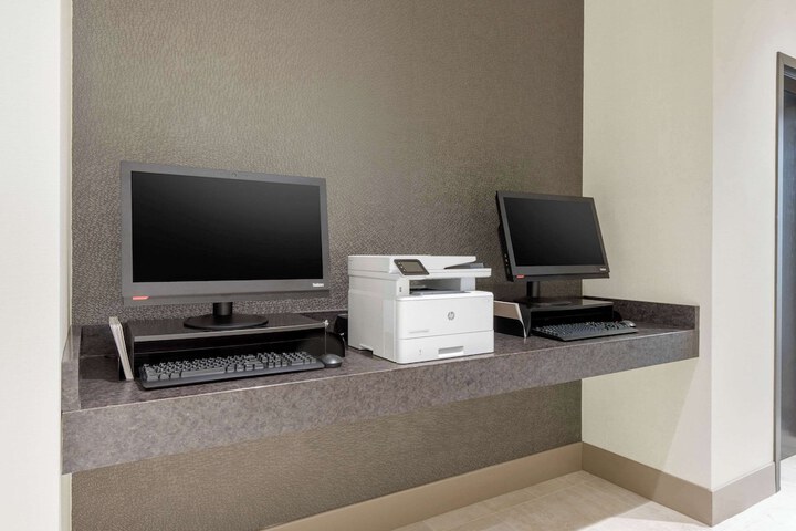 Business Center 38 of 38