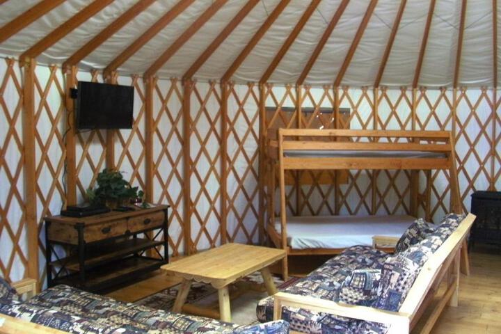 Bend-Sunriver Camping Resort 24 ft. Yurt 9