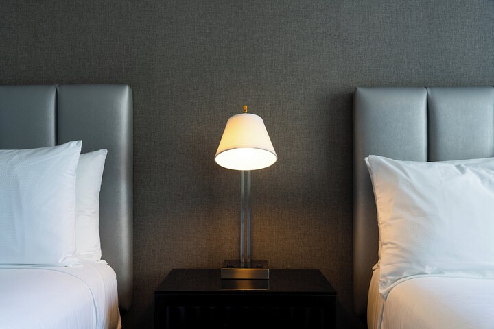 Room 52 of 98