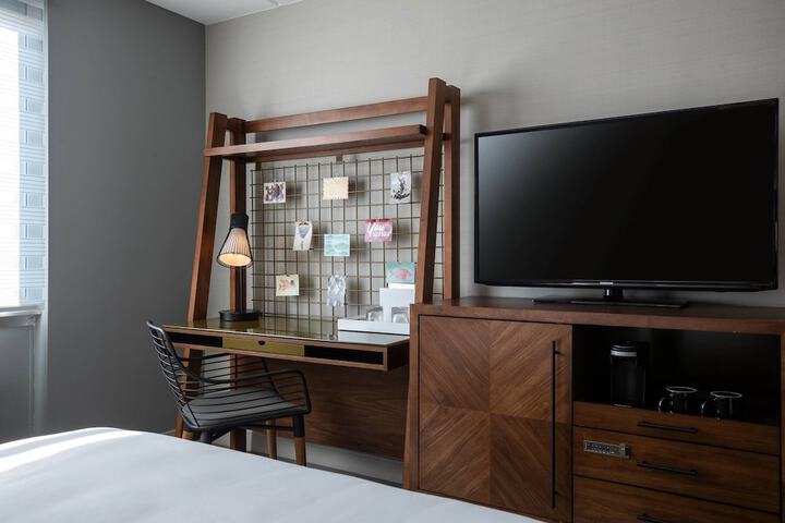 Room 48 of 103