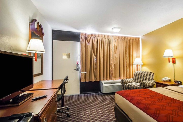 Room 18 of 22