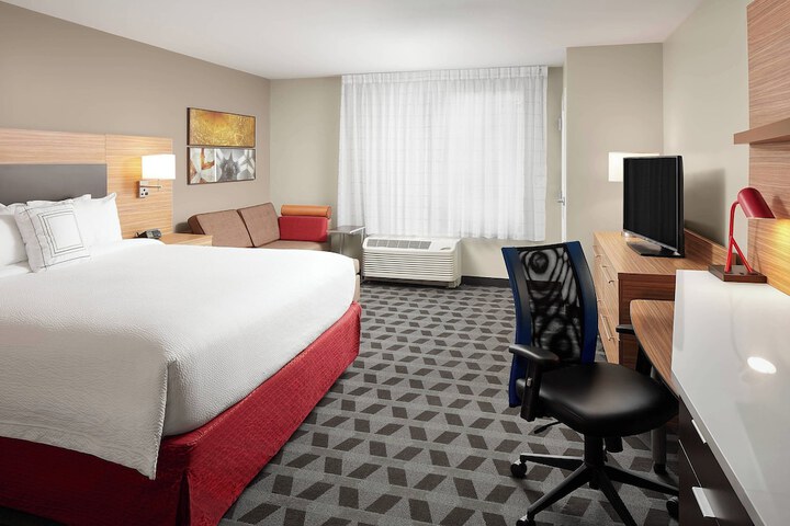 Room 14 of 28