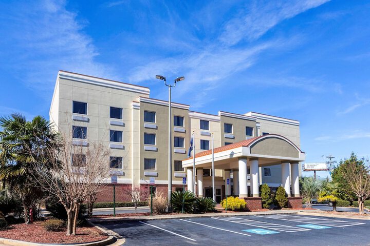 Hotel 2 of 55