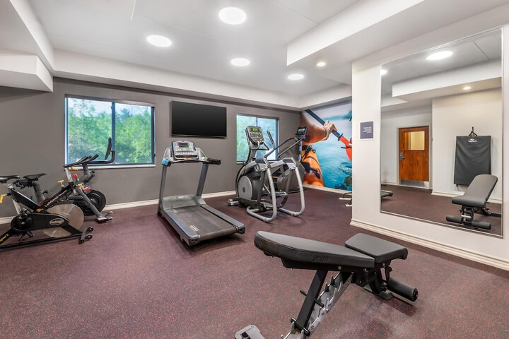 Best Western Plus 1000 Islands Hotel & Suites
