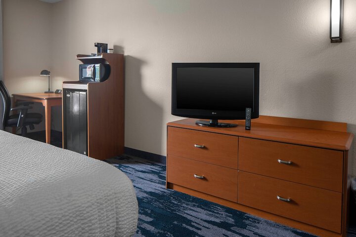 Room 14 of 34